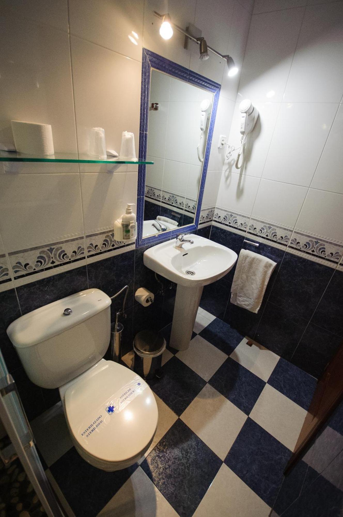 Hostal Restaurante La Trucha Benavente Szoba fotó