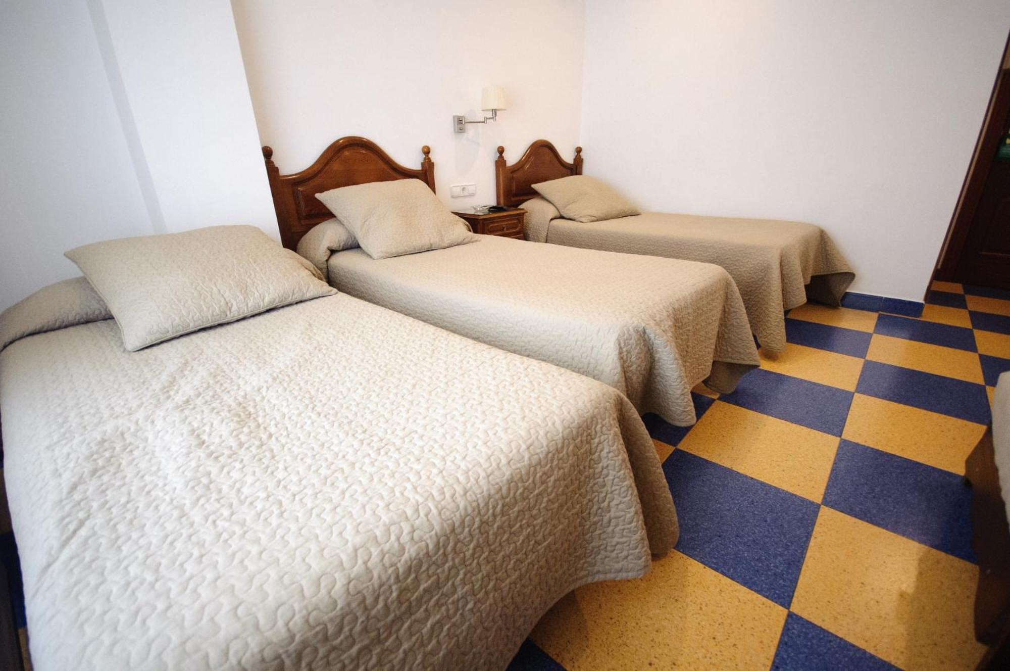 Hostal Restaurante La Trucha Benavente Szoba fotó