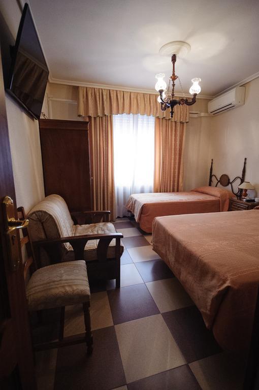 Hostal Restaurante La Trucha Benavente Kültér fotó