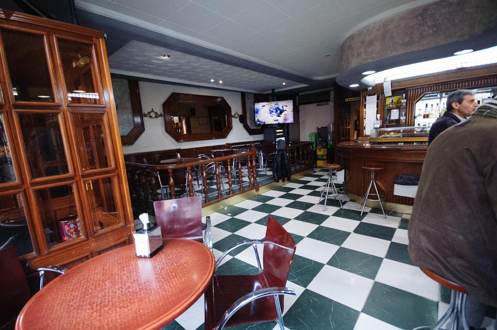 Hostal Restaurante La Trucha Benavente Kültér fotó