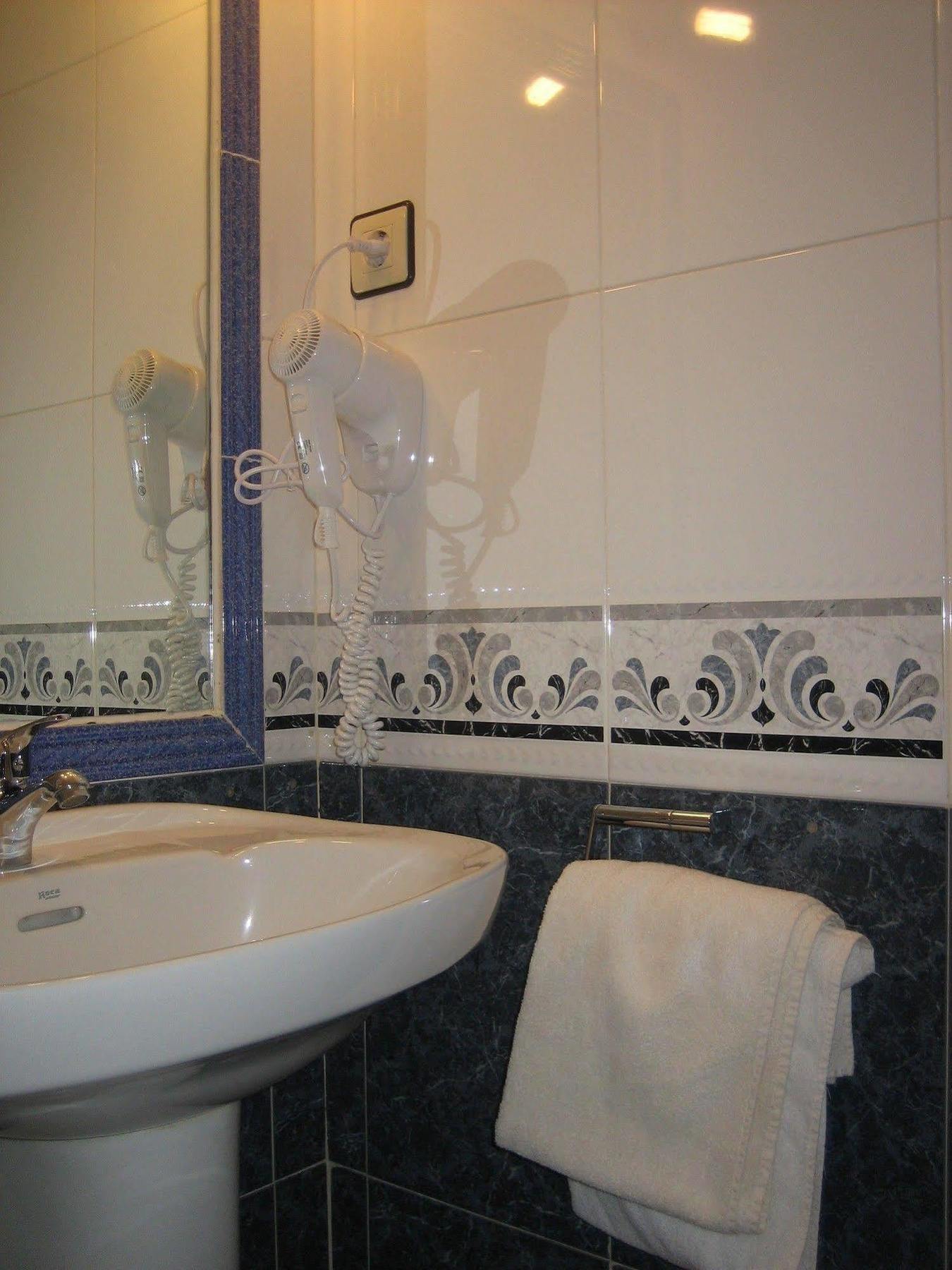 Hostal Restaurante La Trucha Benavente Kültér fotó