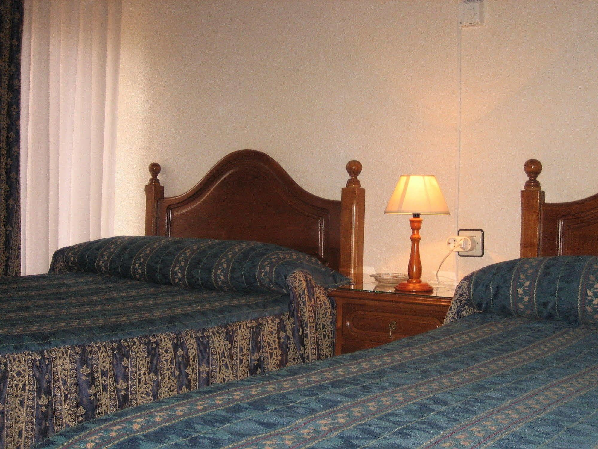 Hostal Restaurante La Trucha Benavente Kültér fotó